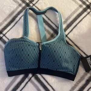 New Victoria sport knockout front-close sport bra